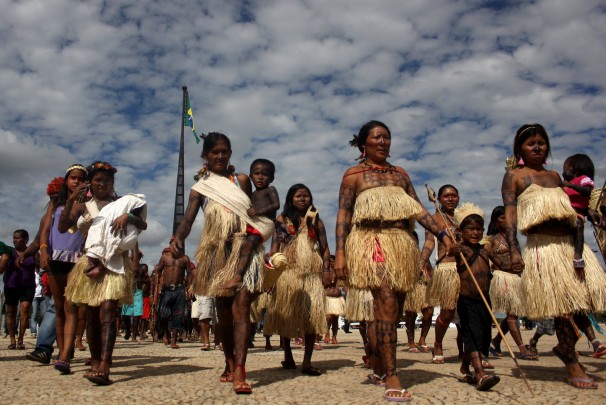 Indígenas protestam em frente ao Palácio do Planalto, em Brasília (Ruy Sposati/Repórter Brasil)