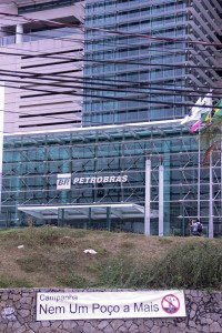 Ato foi feito em frente à Petrobras