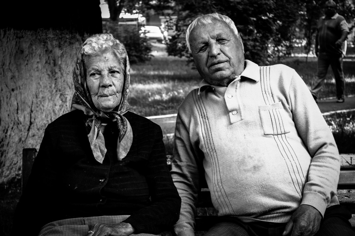 Почтенному возрасту. Пожилые люди. Старенькие бабушки и дедушки. Фото старика.